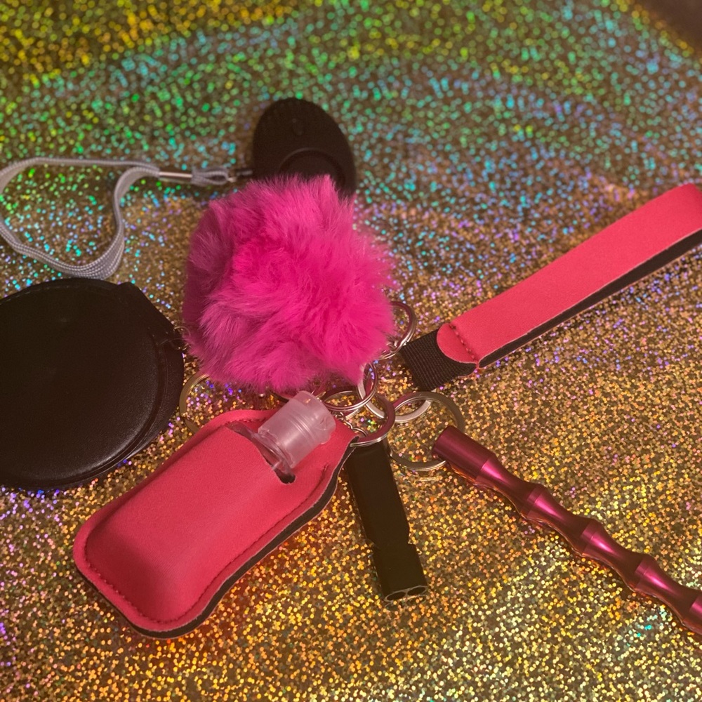Keychains‼️ - Picture 2 of 3